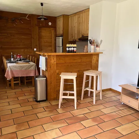 Daire Rez De Jardin, 2 Chambres/ 4 Personnes, Garage. Briançon